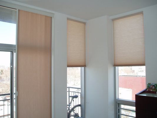 Bali Solar Roller Shades style Steppe is a very unique mix of pol and fiberglas Solar Roller Shade.